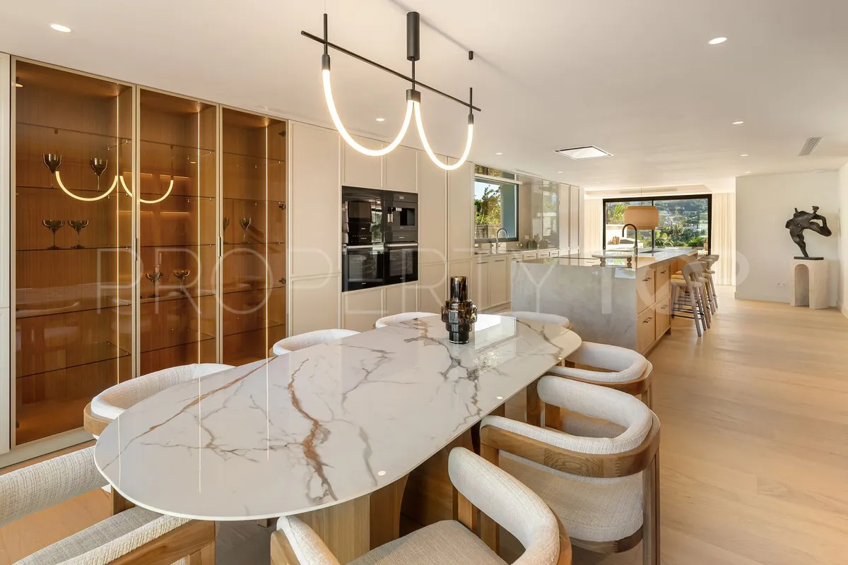 For sale 6 bedrooms villa in Aloha