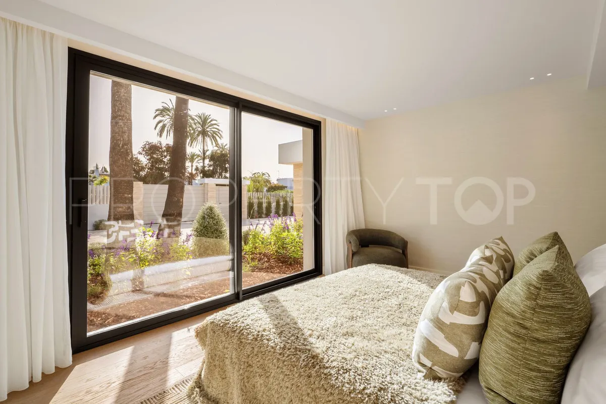 For sale 6 bedrooms villa in Aloha