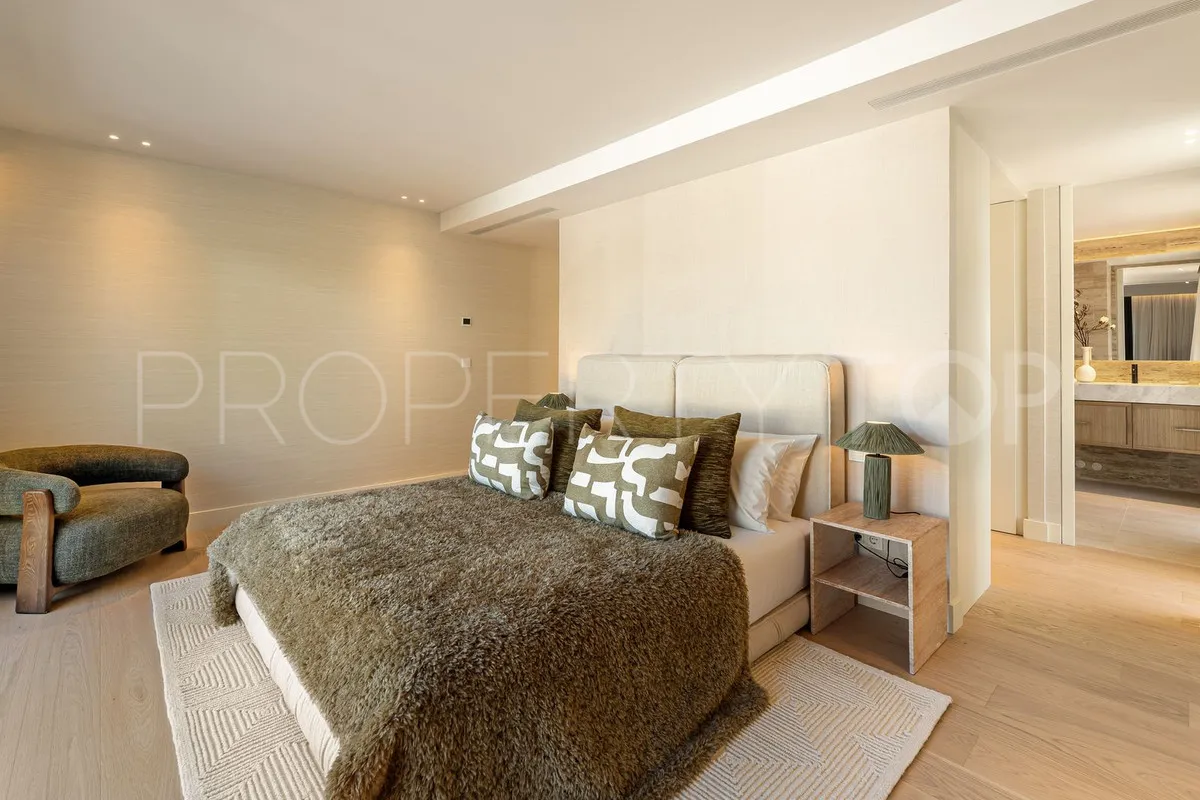 For sale 6 bedrooms villa in Aloha