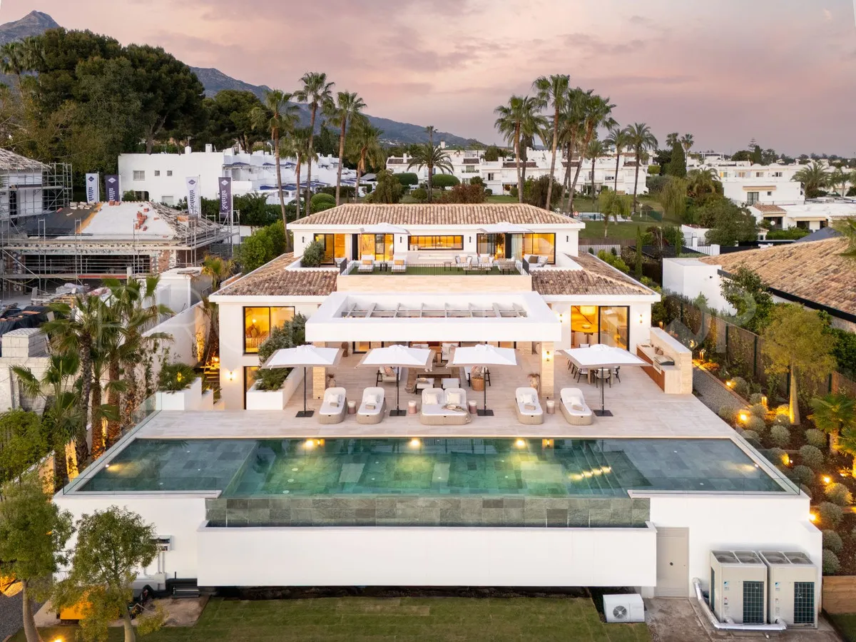 For sale 6 bedrooms villa in Aloha