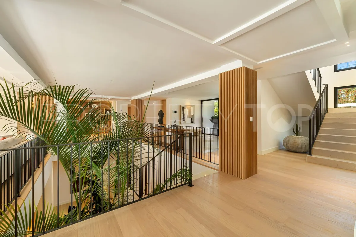 For sale 6 bedrooms villa in Aloha