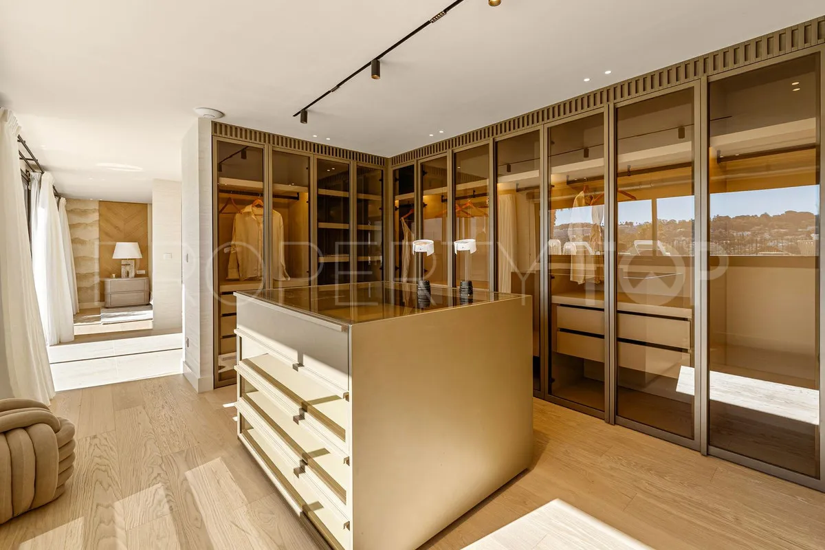 For sale 6 bedrooms villa in Aloha