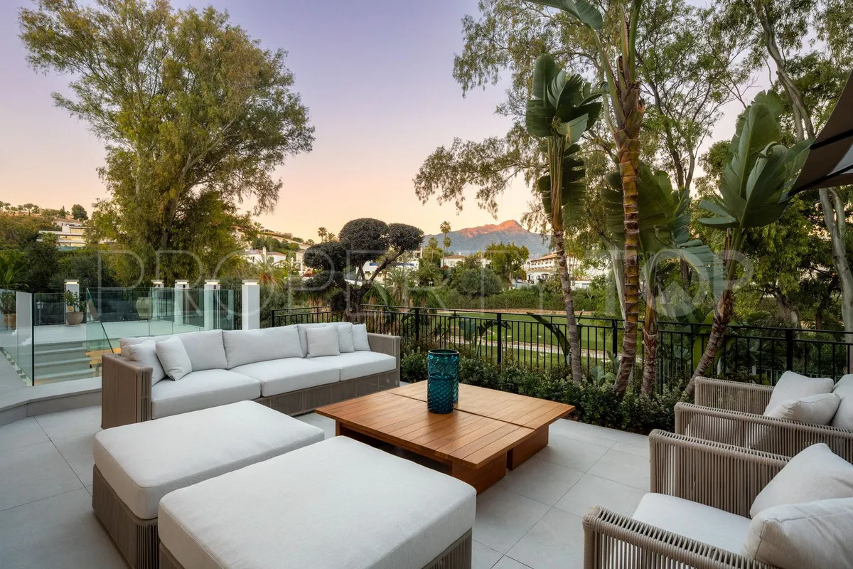 Villa with 5 bedrooms for sale in Benahavis
