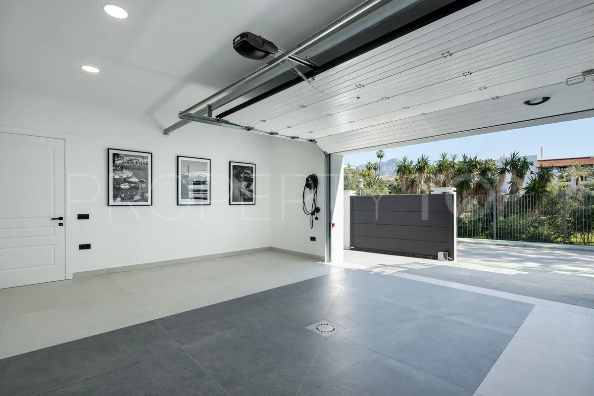 Villa with 5 bedrooms for sale in Benahavis