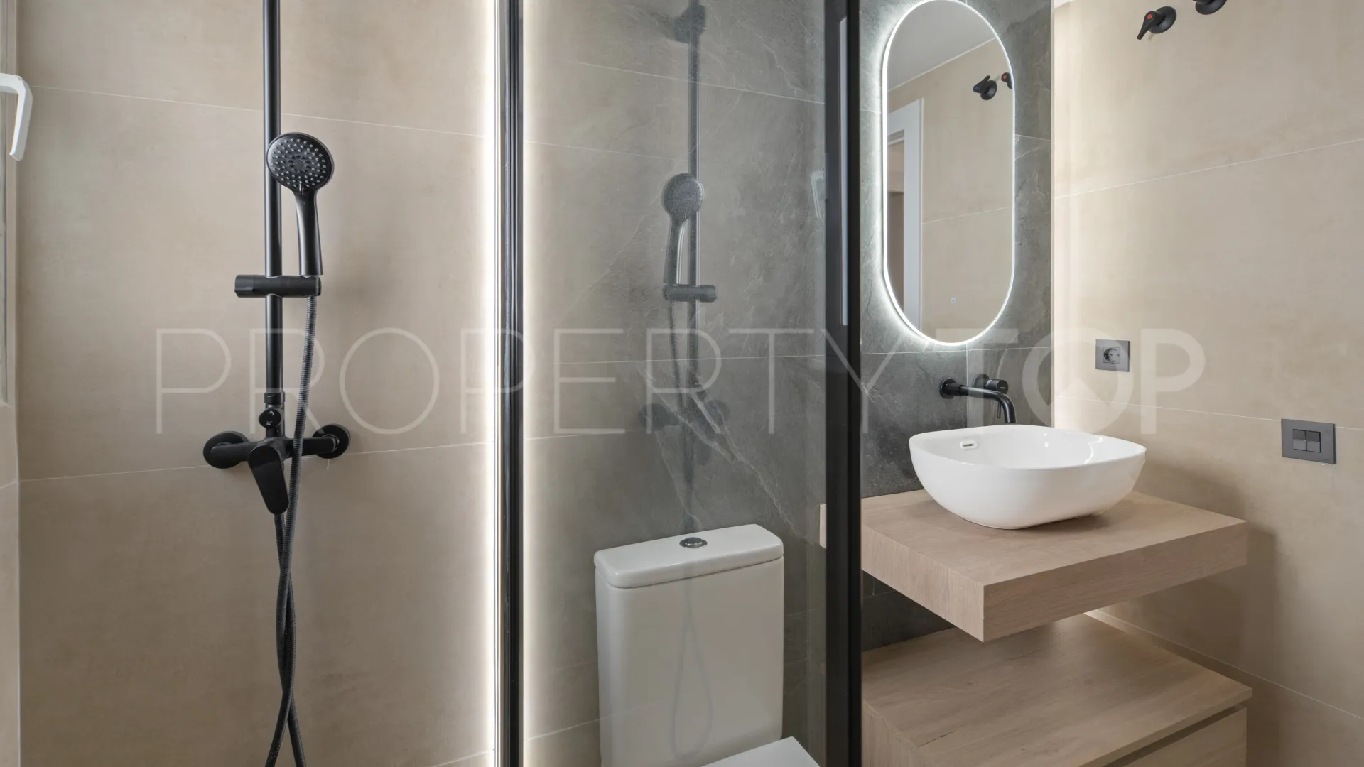 La Quinta, apartamento en venta con 2 dormitorios