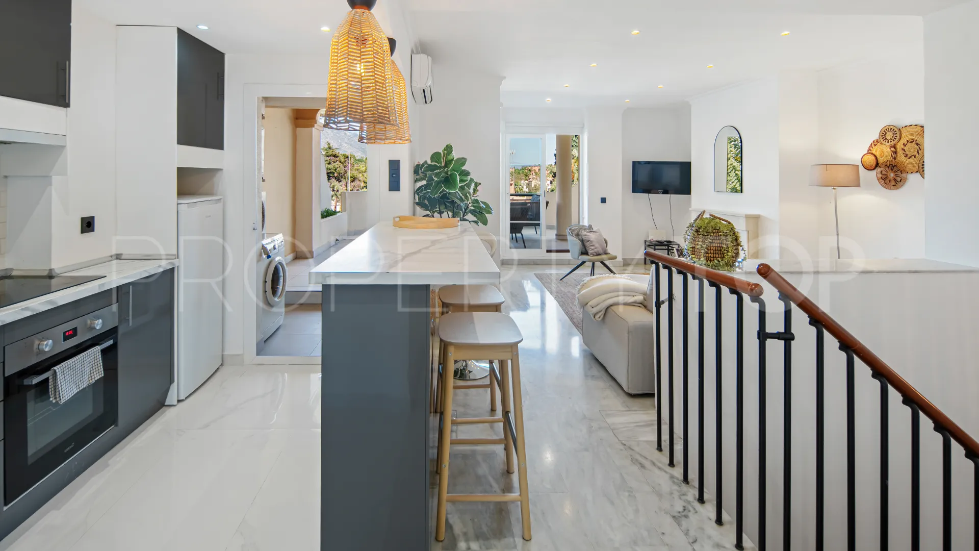 Duplex with 2 bedrooms for sale in Nueva Andalucia