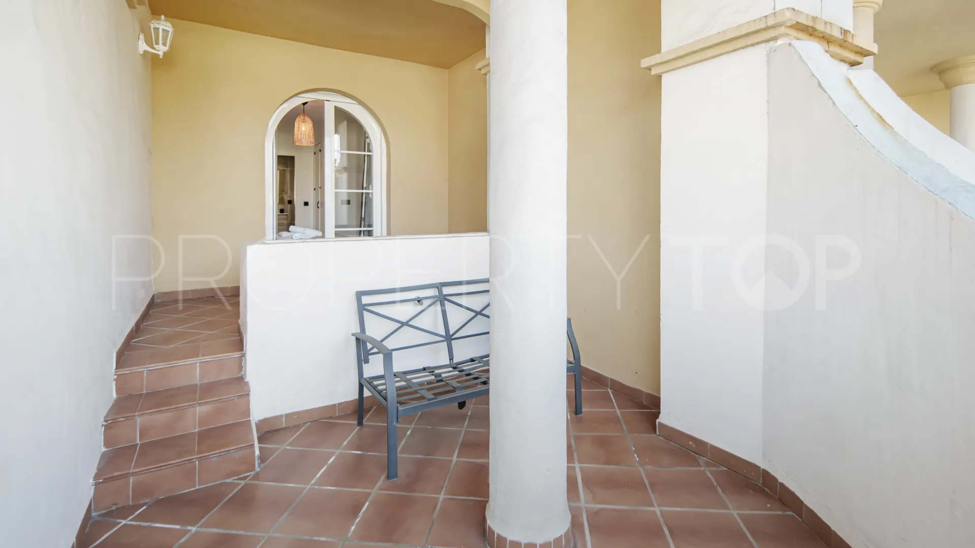 Duplex with 2 bedrooms for sale in Nueva Andalucia