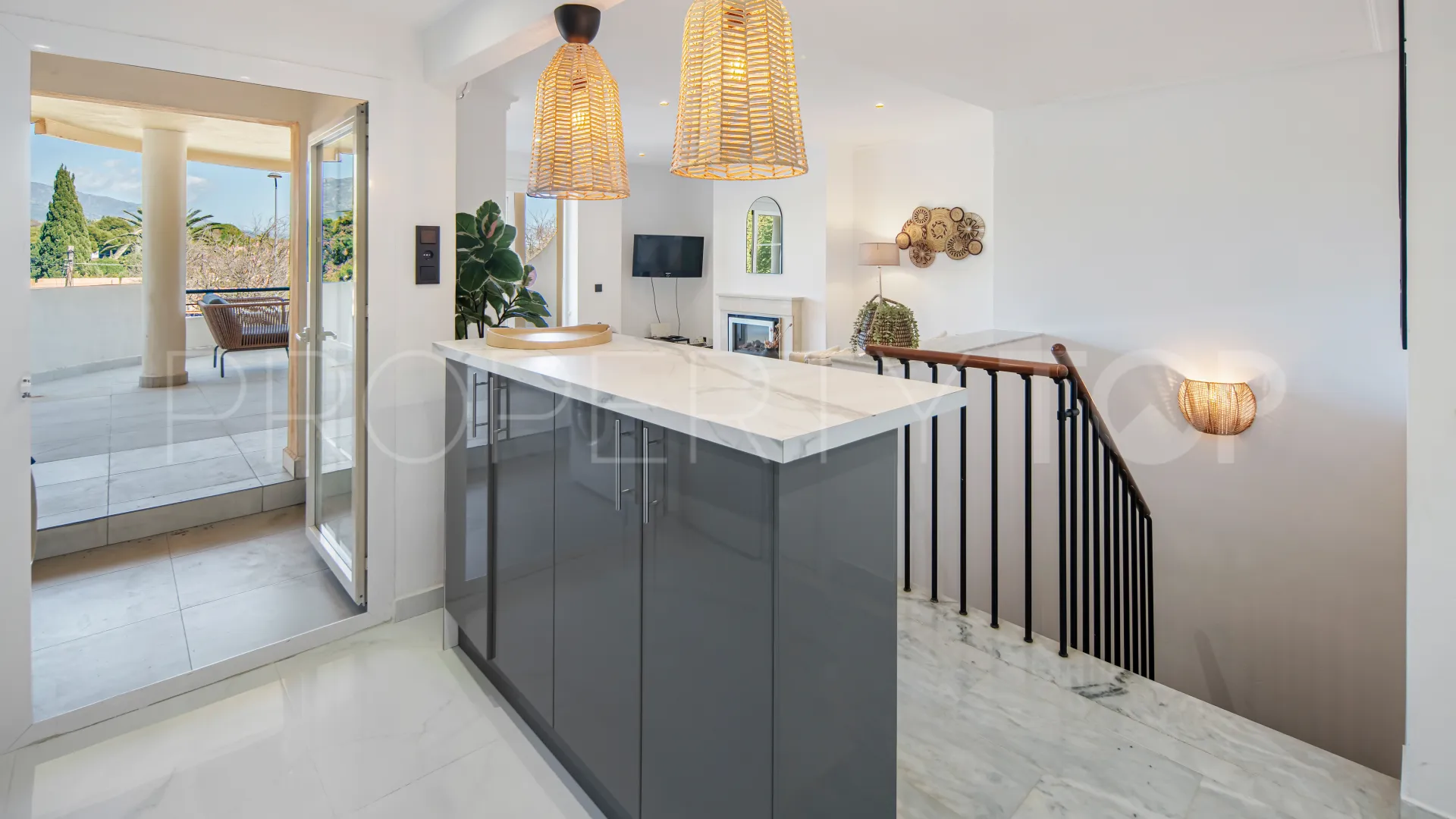 Duplex with 2 bedrooms for sale in Nueva Andalucia