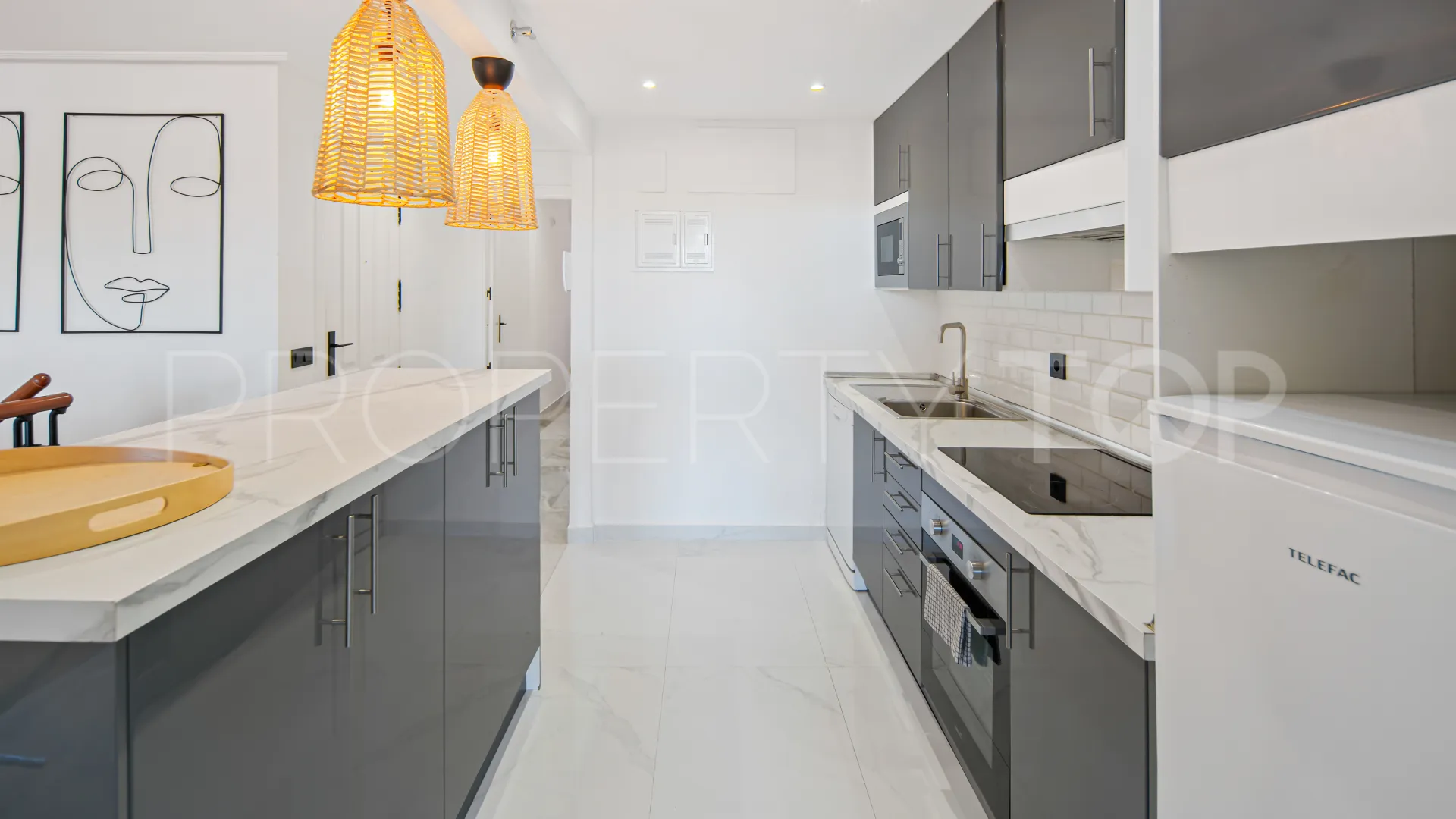 Duplex with 2 bedrooms for sale in Nueva Andalucia