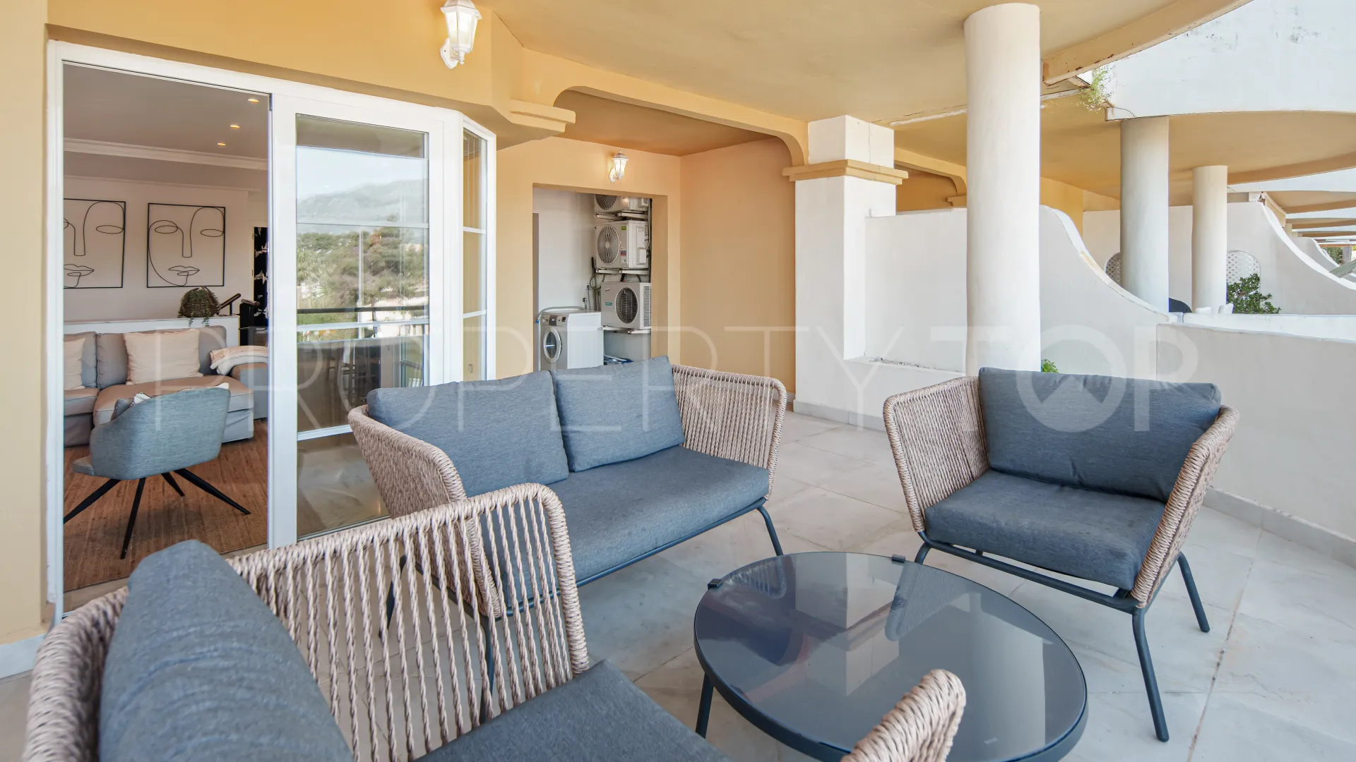 Duplex with 2 bedrooms for sale in Nueva Andalucia