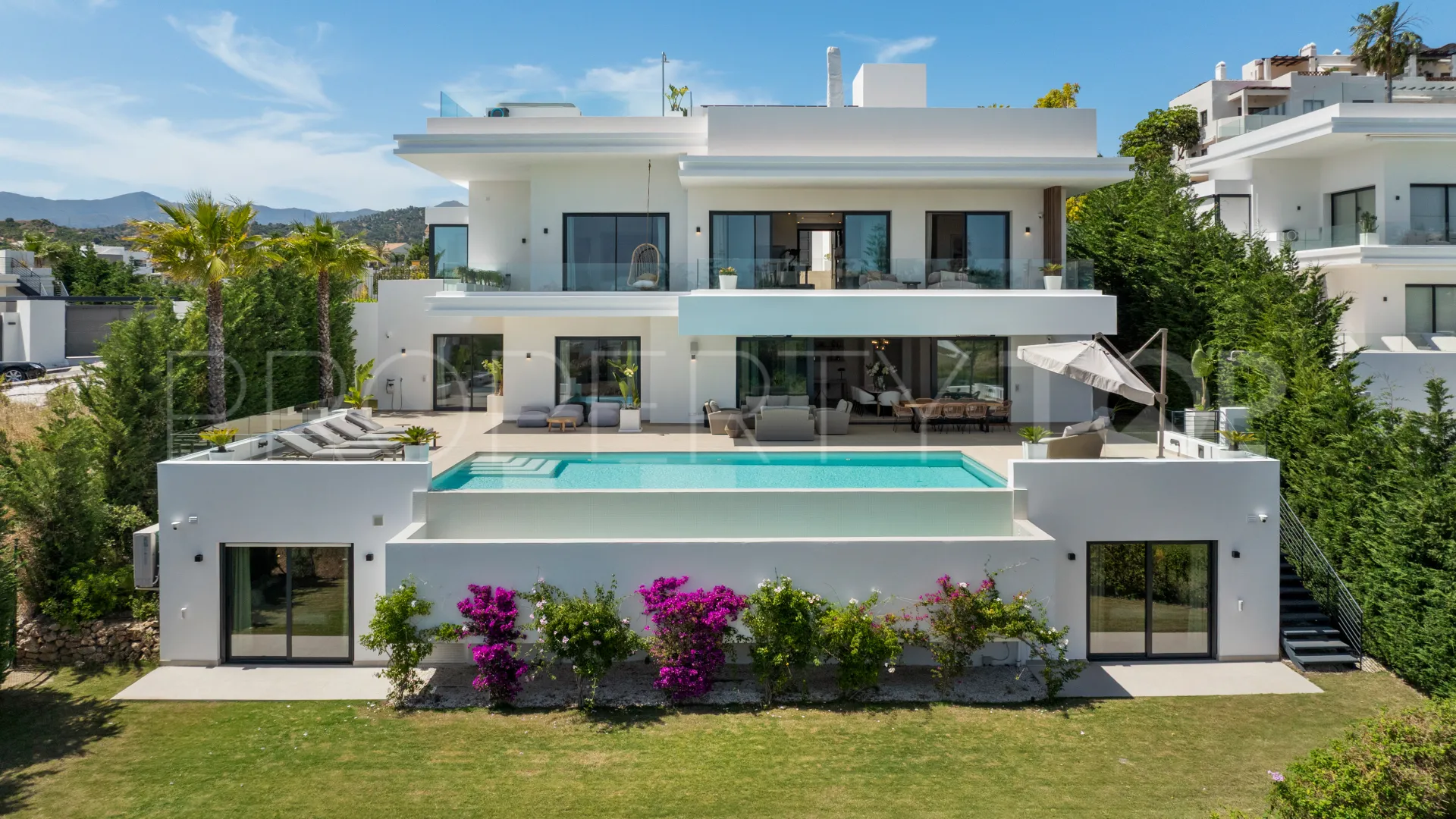 Villa for sale in La Resina Golf with 6 bedrooms
