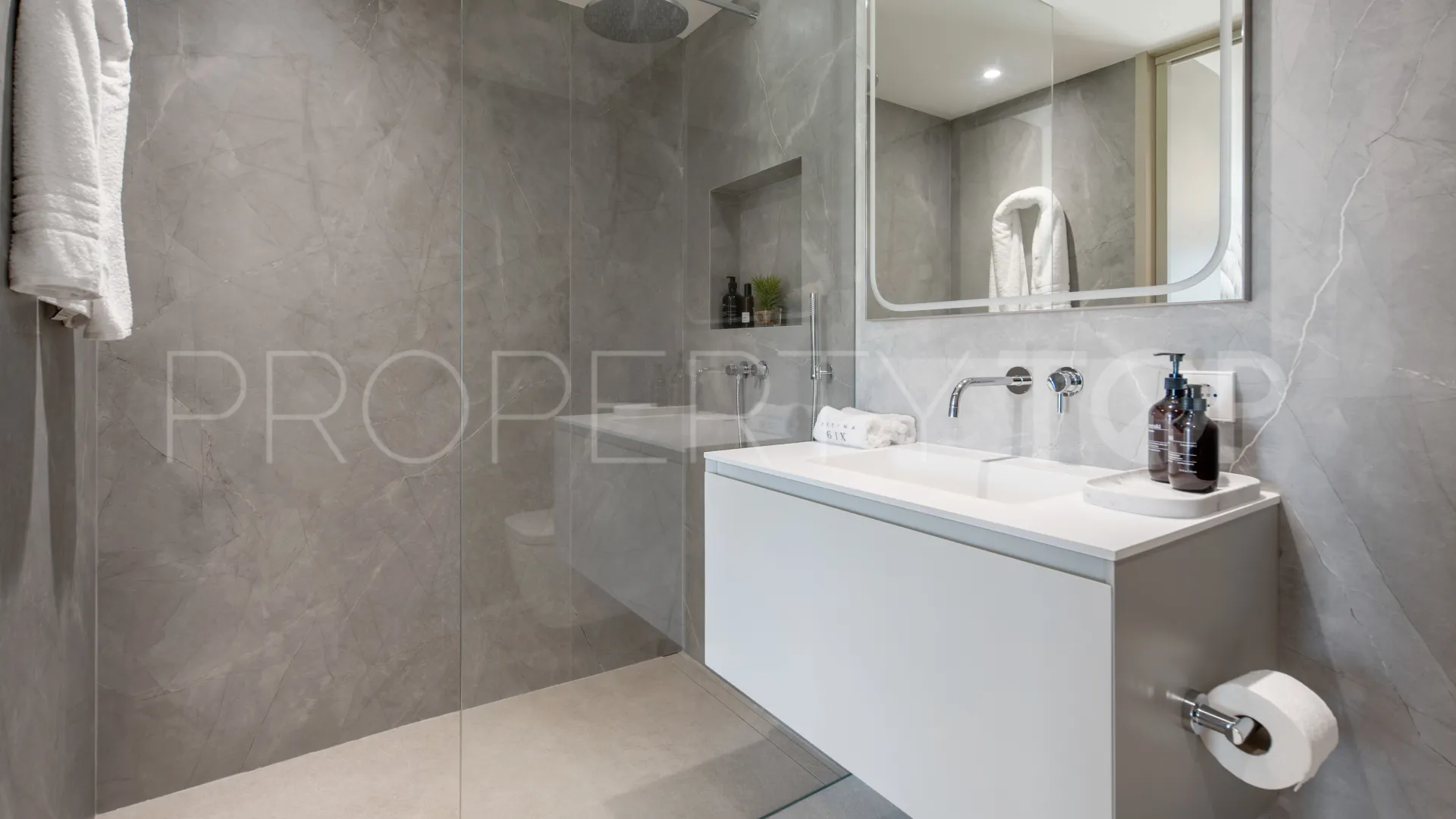 Villa for sale in La Resina Golf with 6 bedrooms