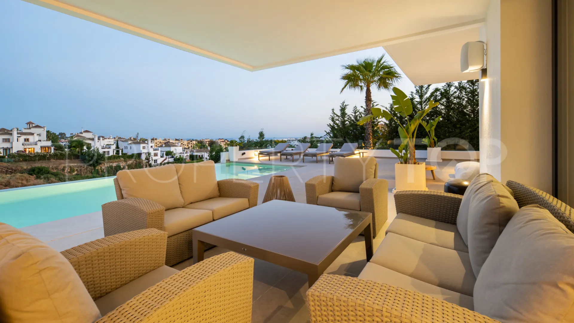 Villa for sale in La Resina Golf with 6 bedrooms