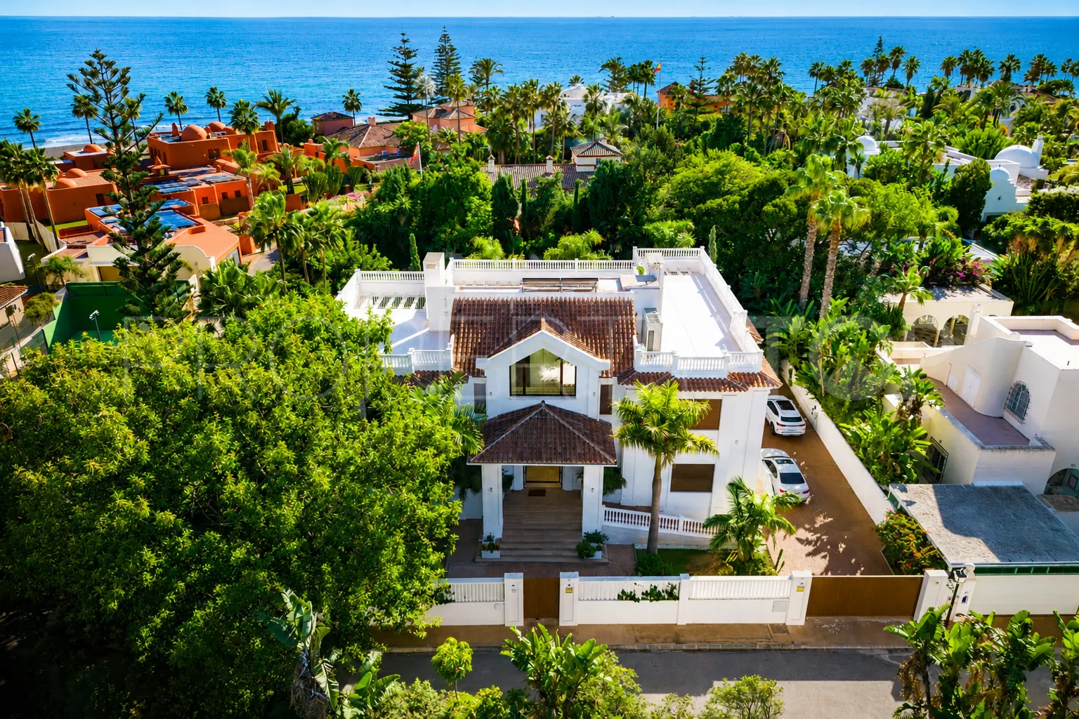 Comprar villa en Guadalmina Baja de 7 dormitorios
