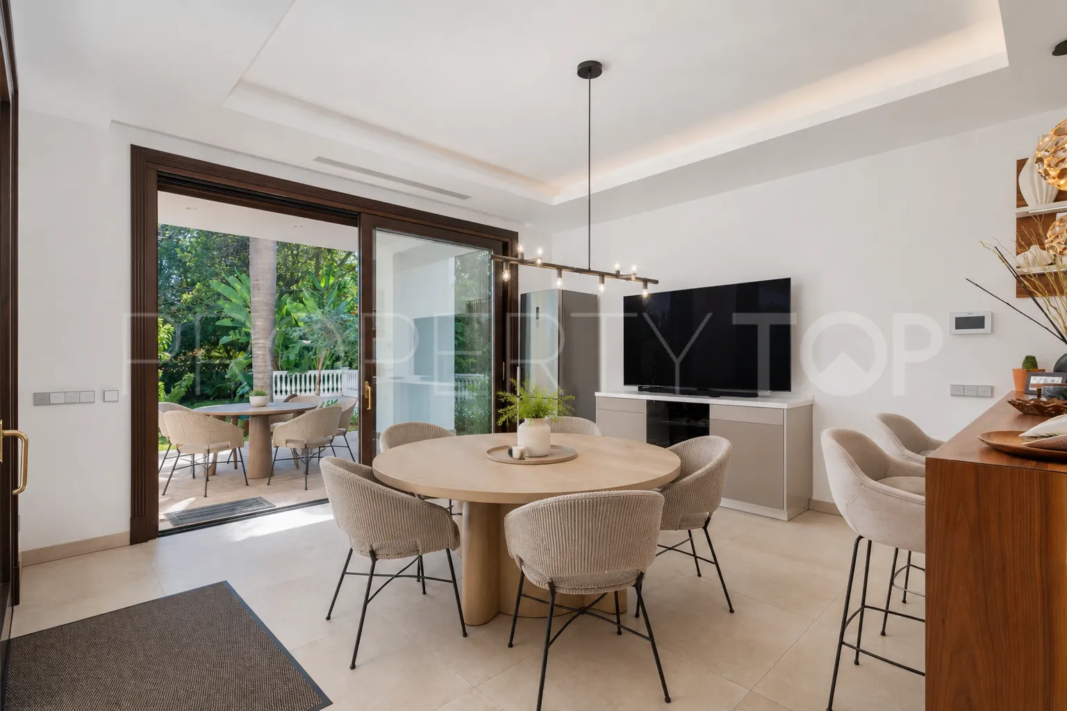 Comprar villa en Guadalmina Baja de 7 dormitorios