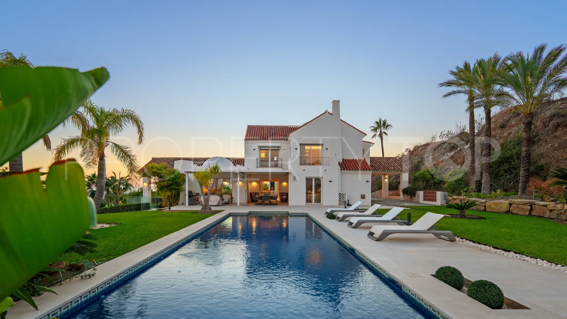 Villa en venta de 9 dormitorios en Puerto del Almendro