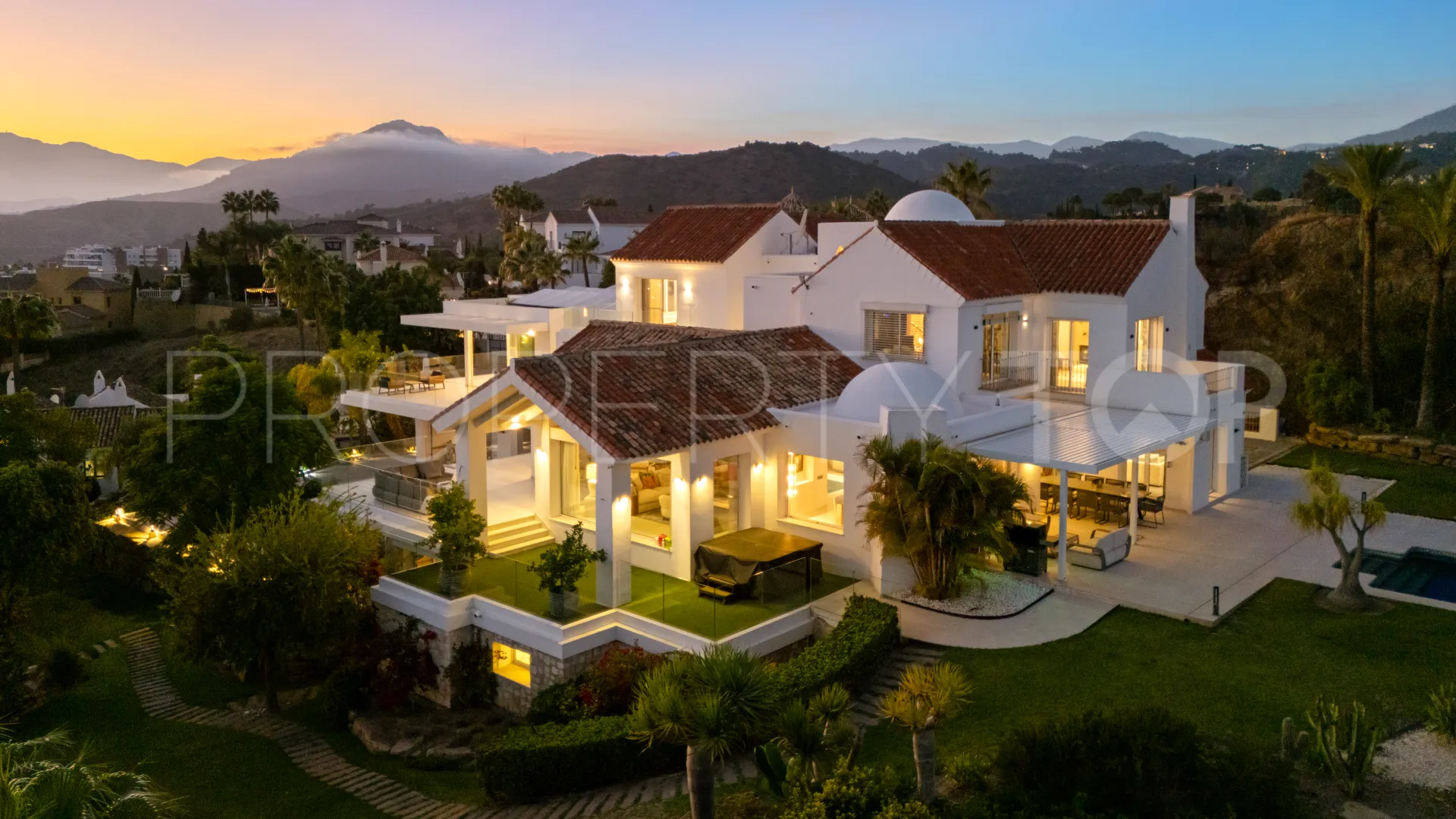 Villa en venta de 9 dormitorios en Puerto del Almendro