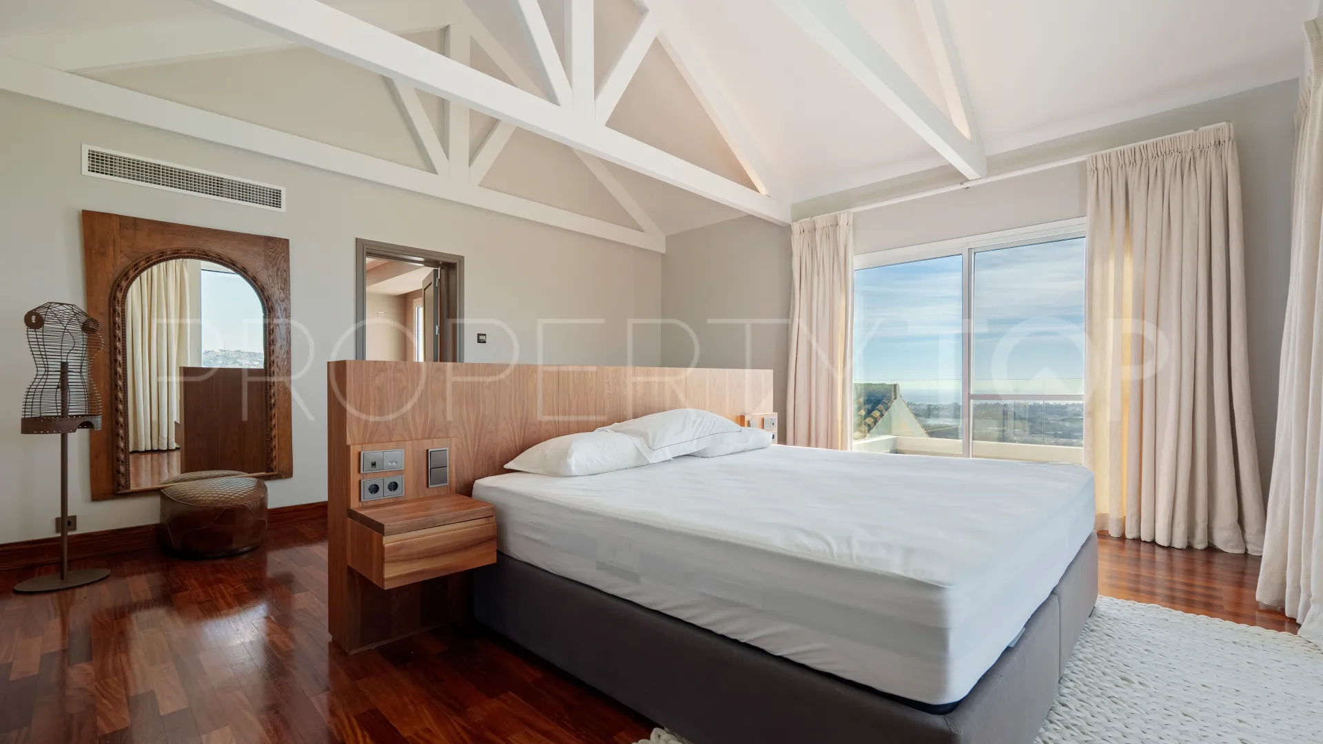 Villa en venta de 9 dormitorios en Puerto del Almendro