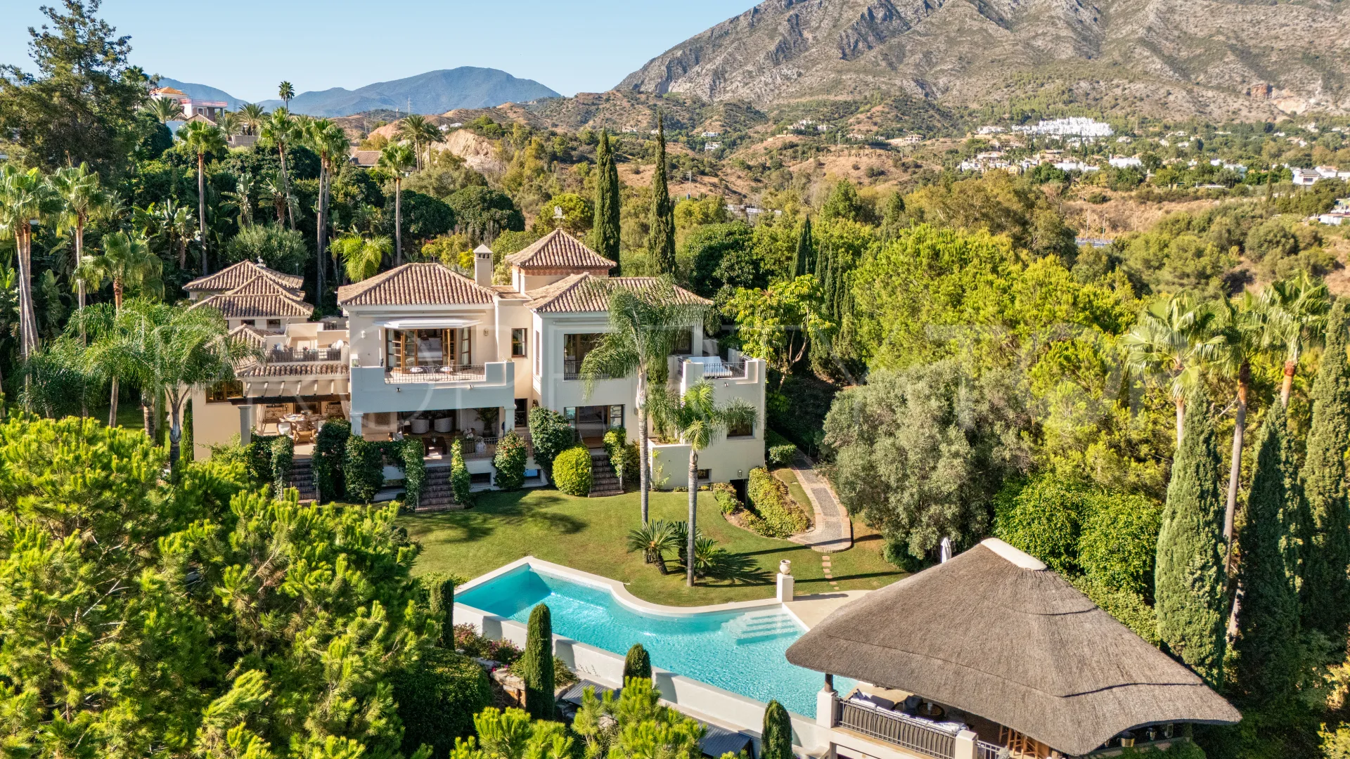 Comprar villa en Las Lomas del Marbella Club