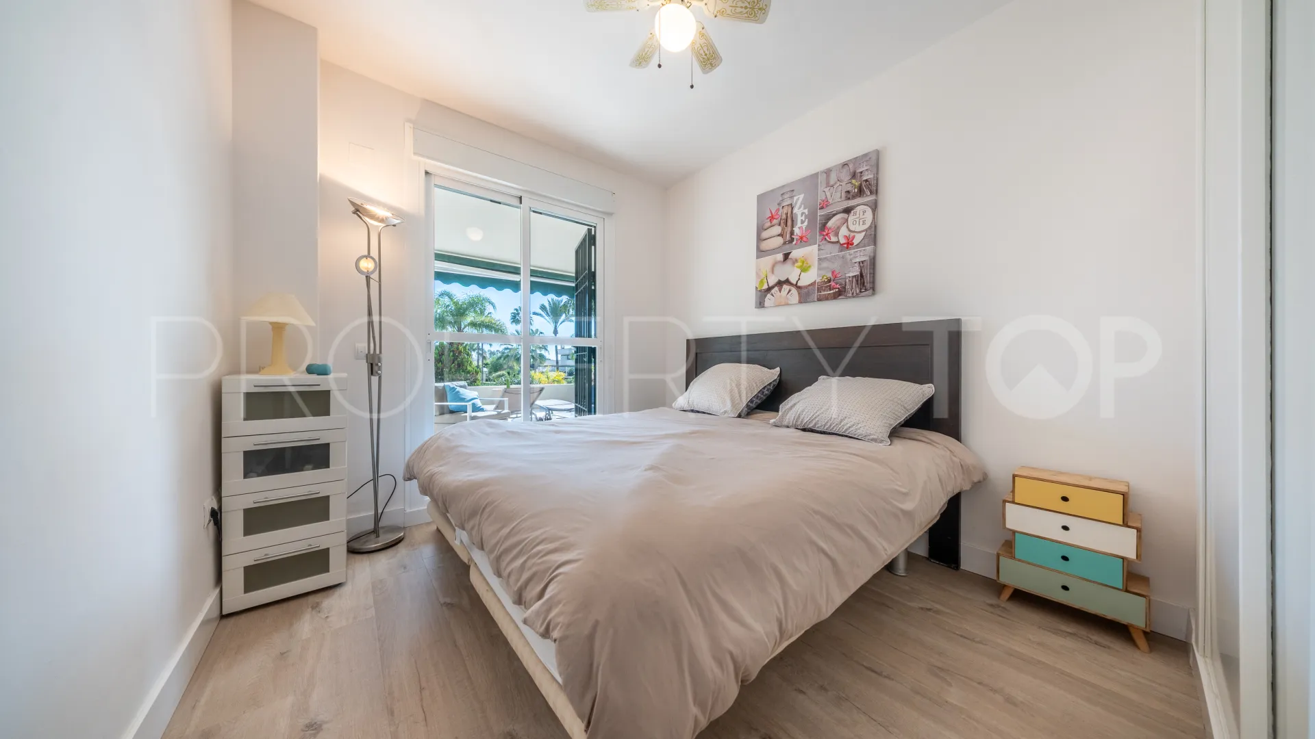 For sale apartment with 2 bedrooms in Nueva Andalucia