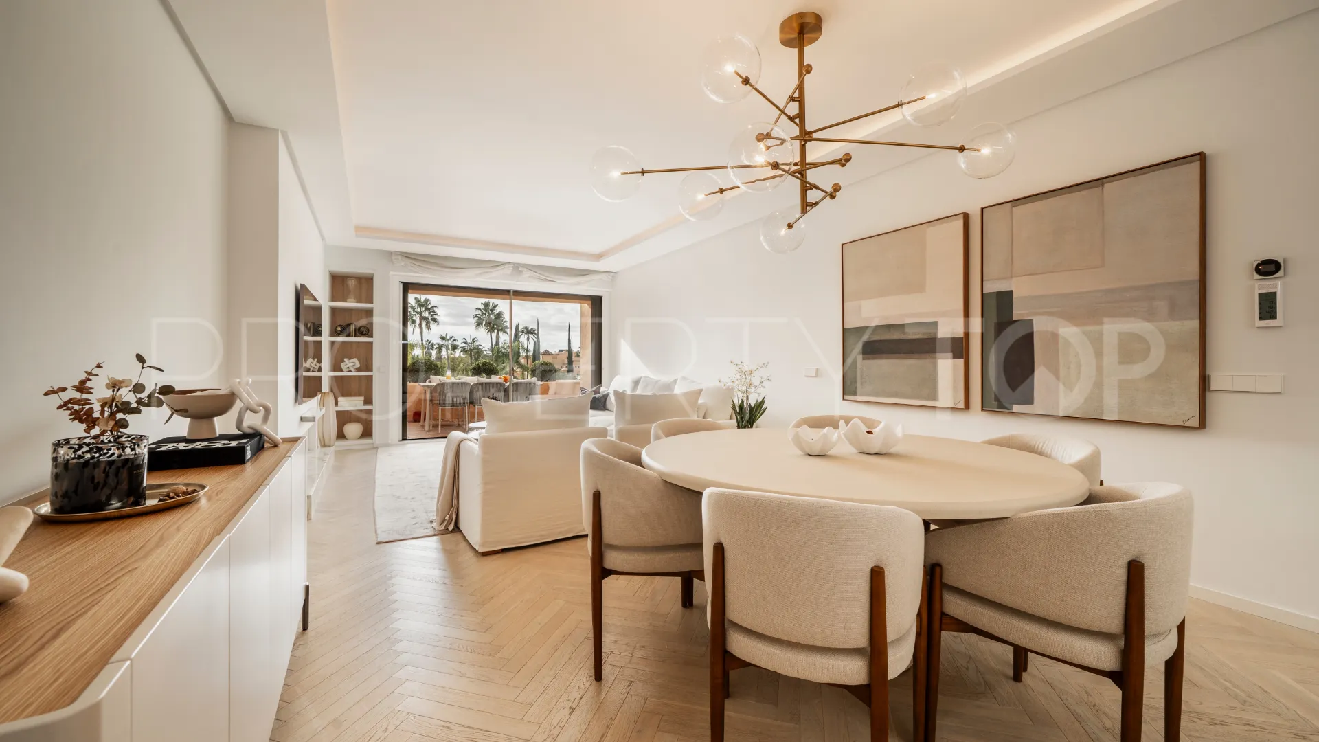 Duplex penthouse with 3 bedrooms for sale in Benahavis