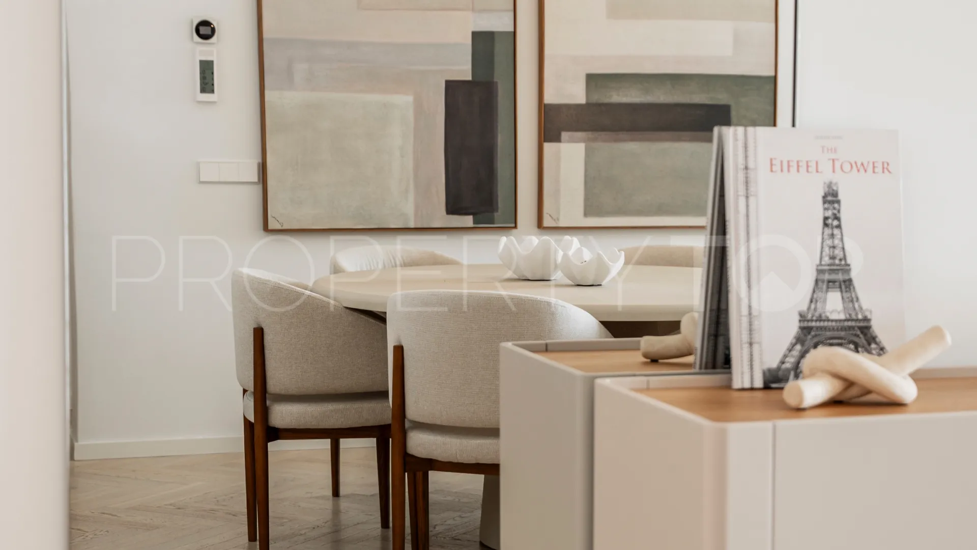 Duplex penthouse with 3 bedrooms for sale in Benahavis