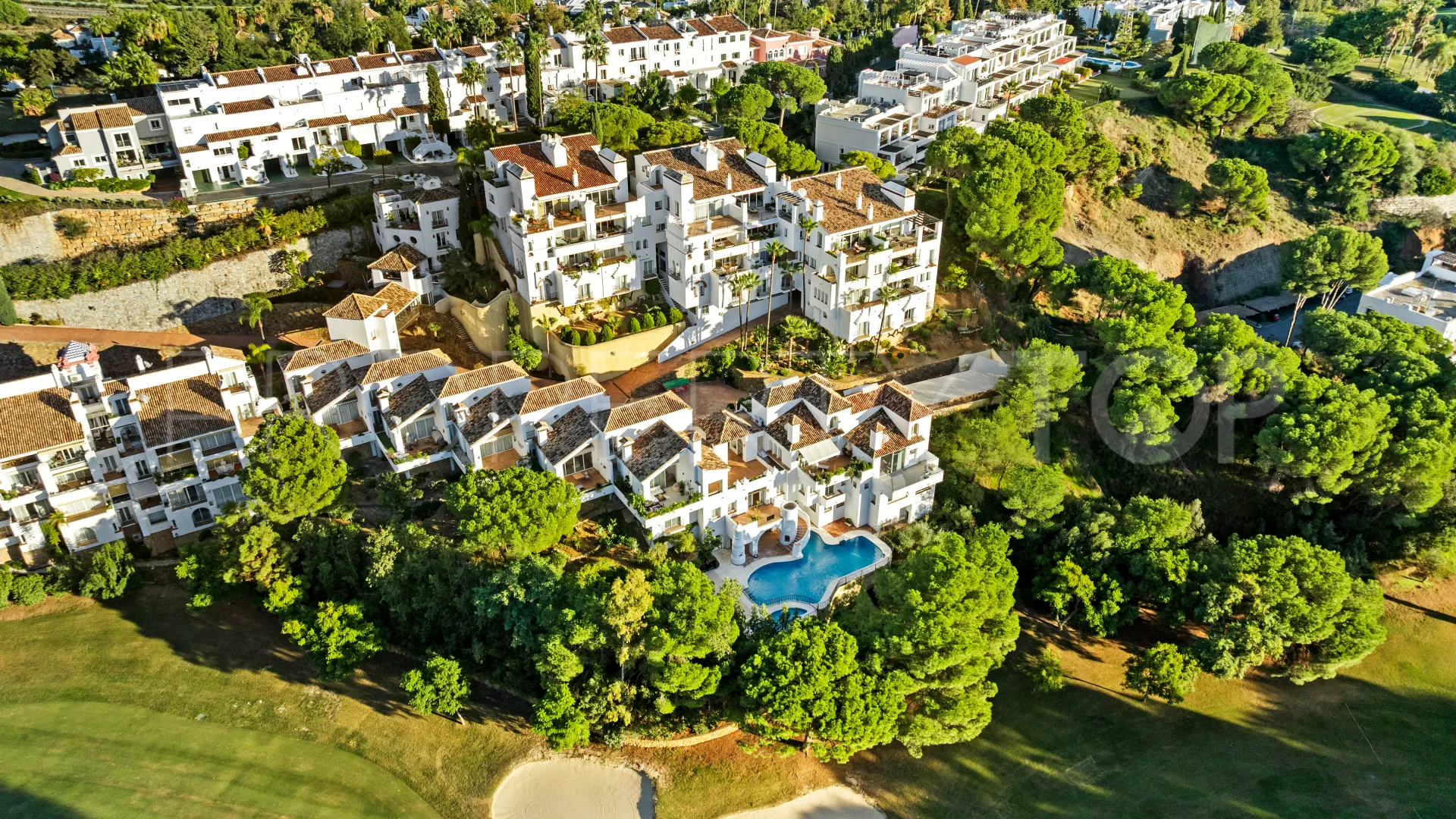 Se vende duplex con 3 dormitorios en La Quinta