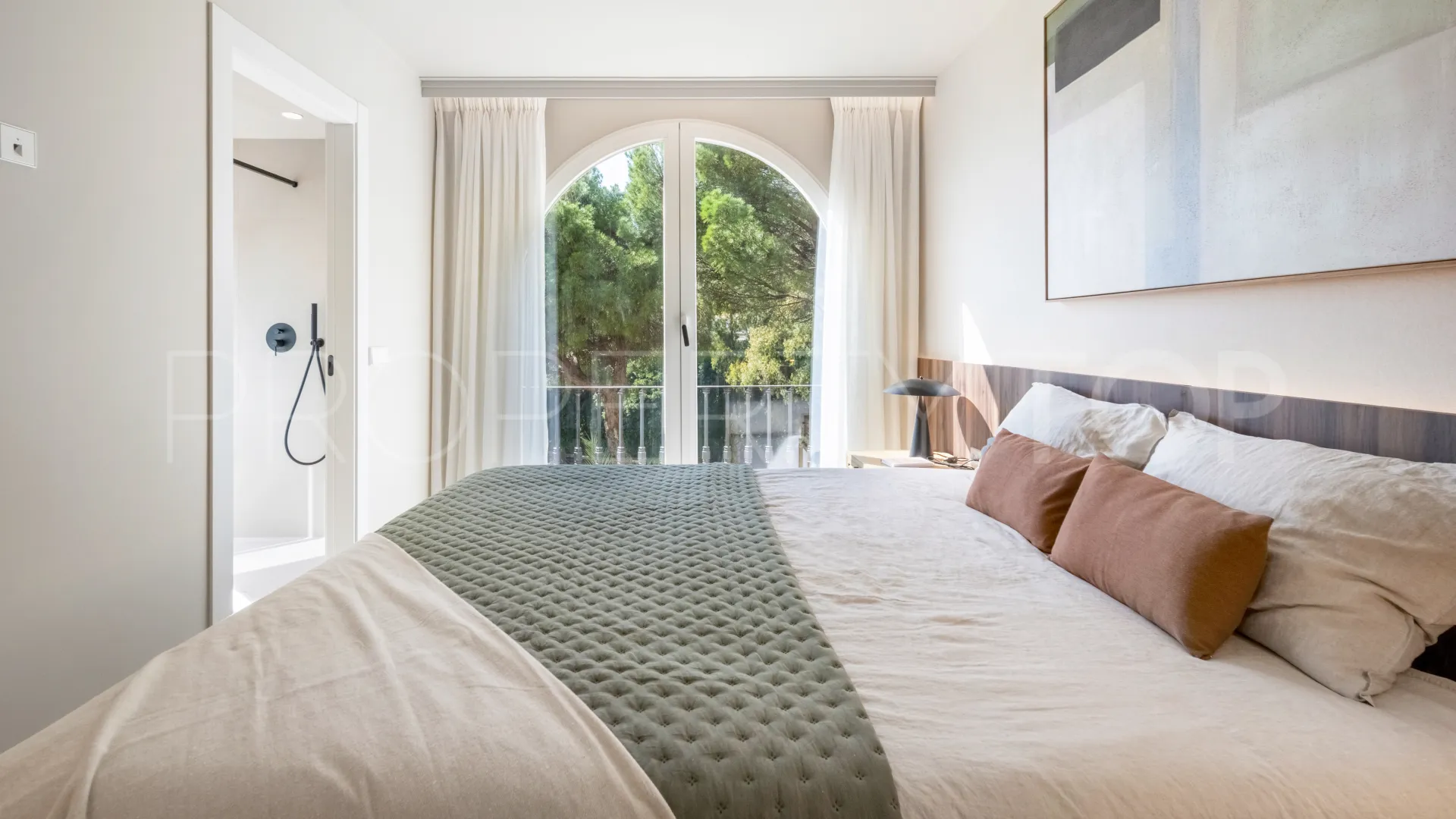 Se vende duplex con 3 dormitorios en La Quinta