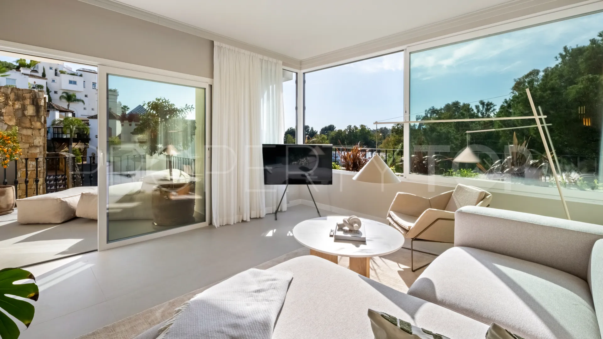 Se vende duplex con 3 dormitorios en La Quinta