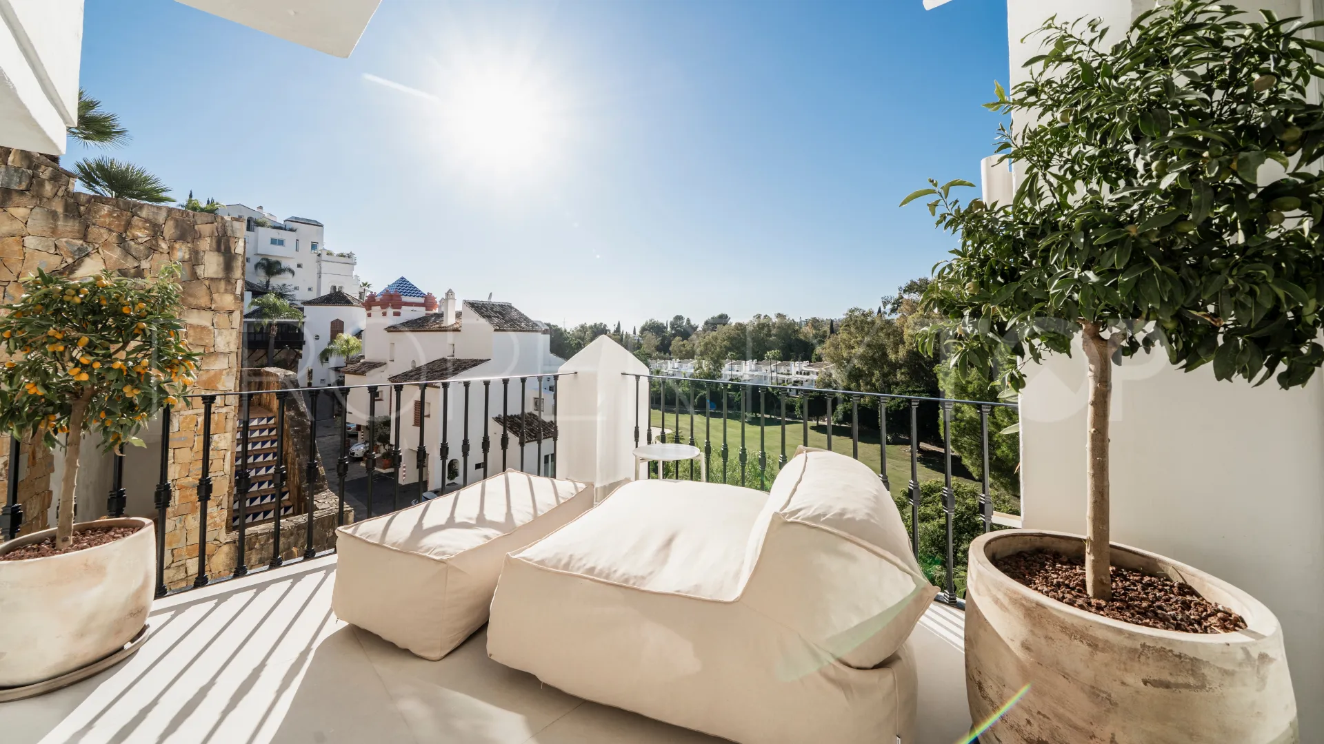Se vende duplex con 3 dormitorios en La Quinta