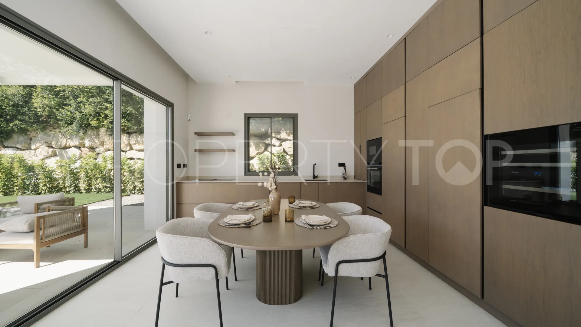For sale villa in Estepona with 4 bedrooms
