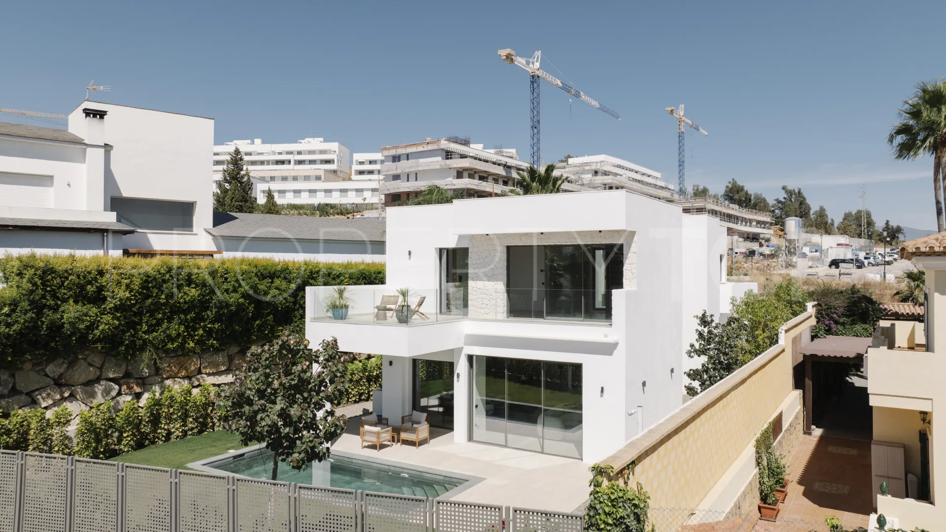 For sale villa in Estepona with 4 bedrooms