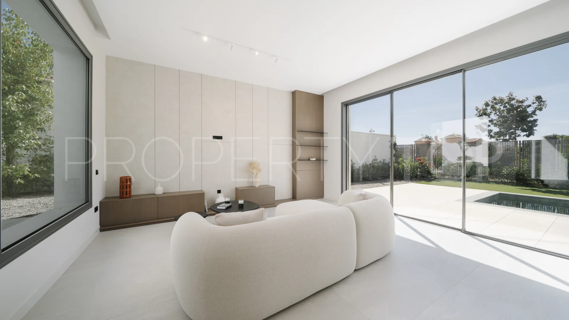 For sale villa in Estepona with 4 bedrooms