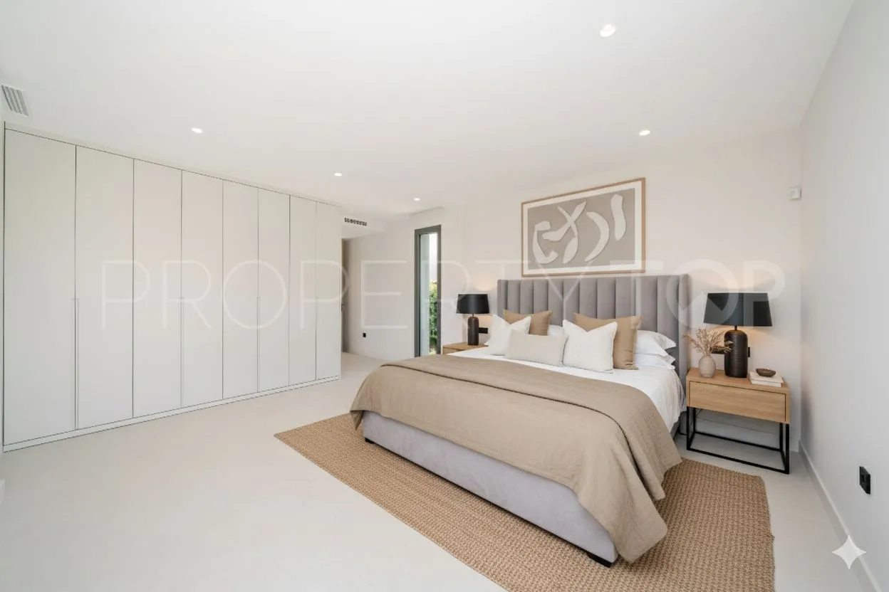 For sale villa in Estepona with 4 bedrooms