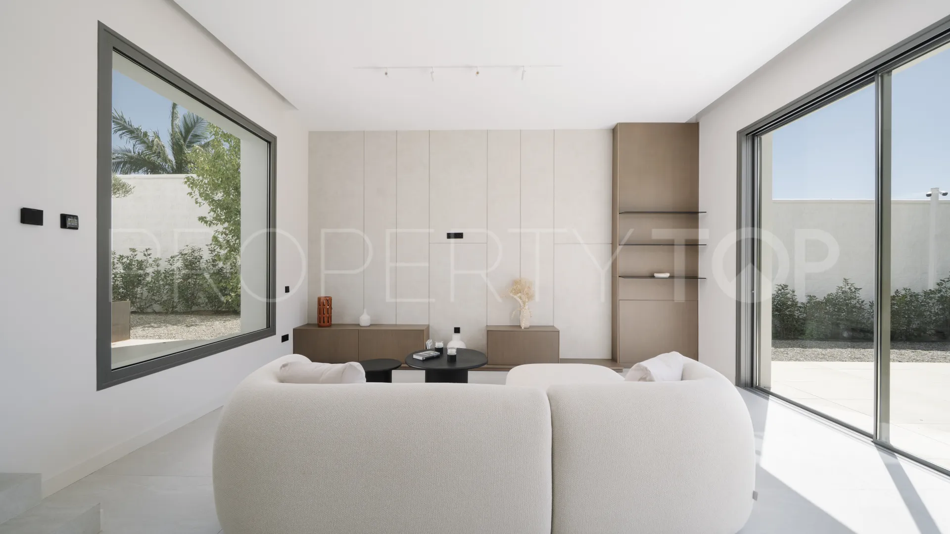 For sale villa in Estepona with 4 bedrooms