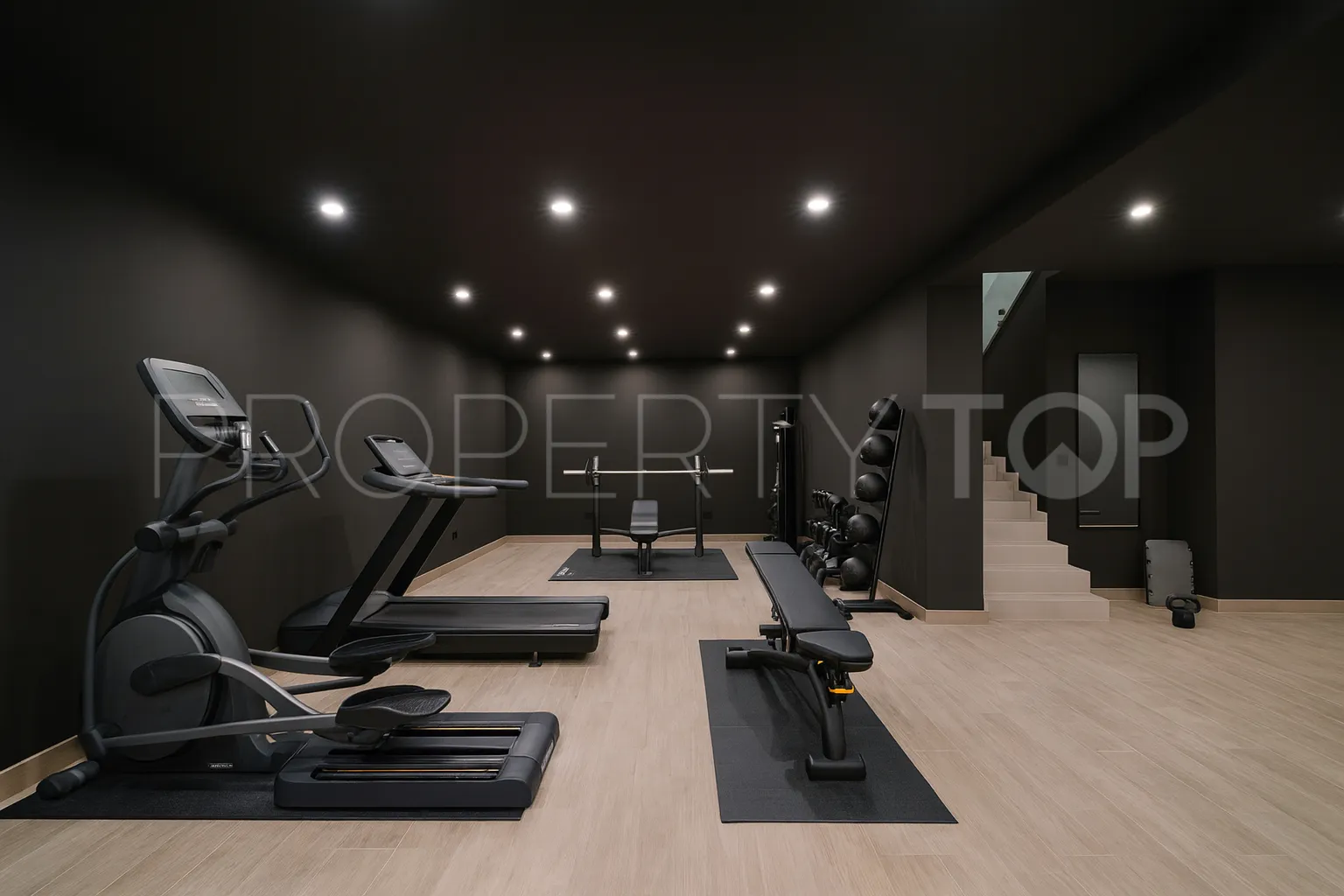 For sale villa in Estepona with 4 bedrooms