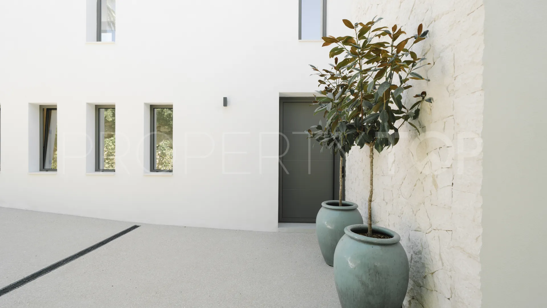 For sale villa in Estepona with 4 bedrooms