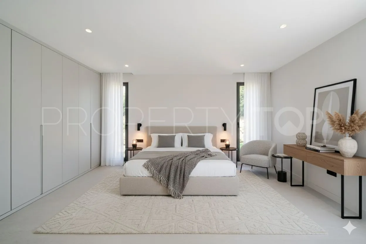 For sale villa in Estepona with 4 bedrooms