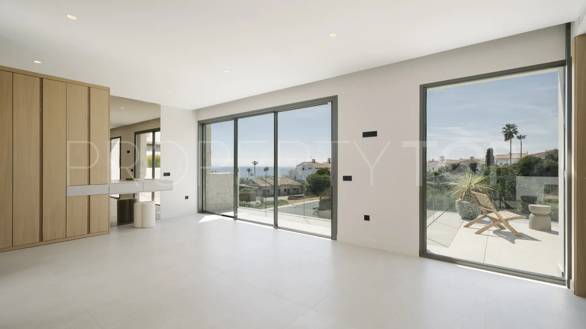 For sale villa in Estepona with 4 bedrooms
