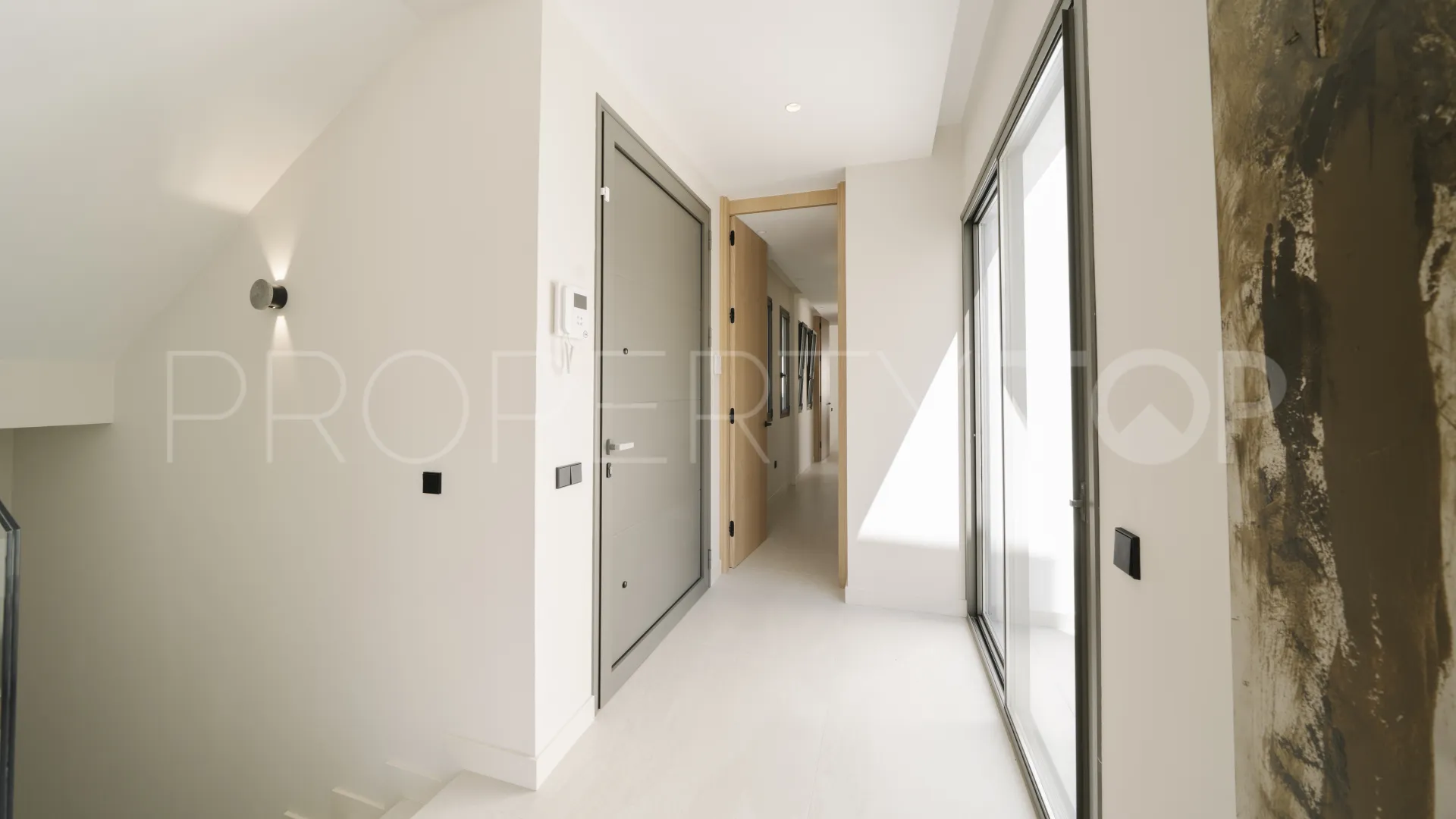 For sale villa in Estepona with 4 bedrooms