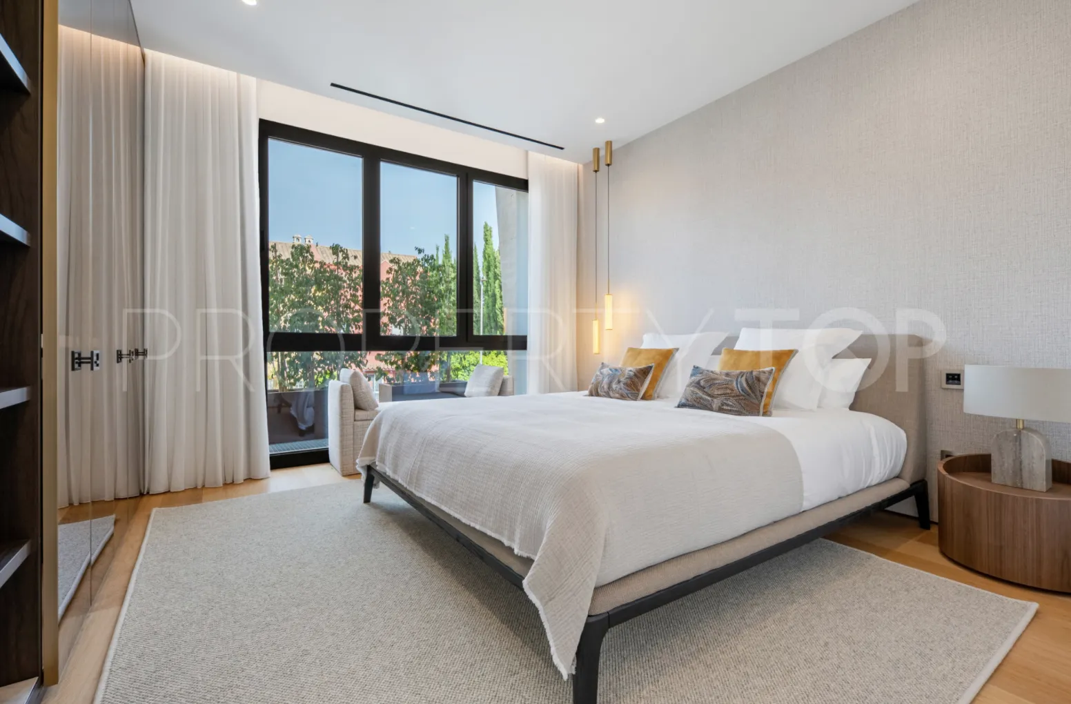 For sale Golden Mile 4 bedrooms apartment