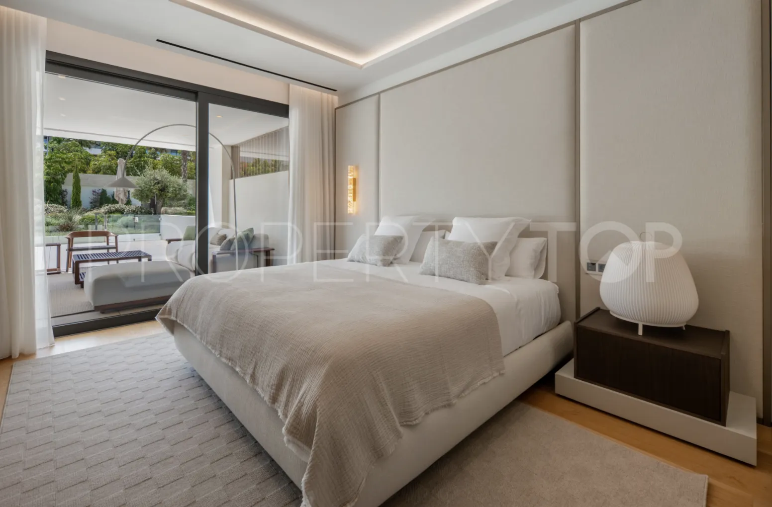 For sale Golden Mile 4 bedrooms apartment