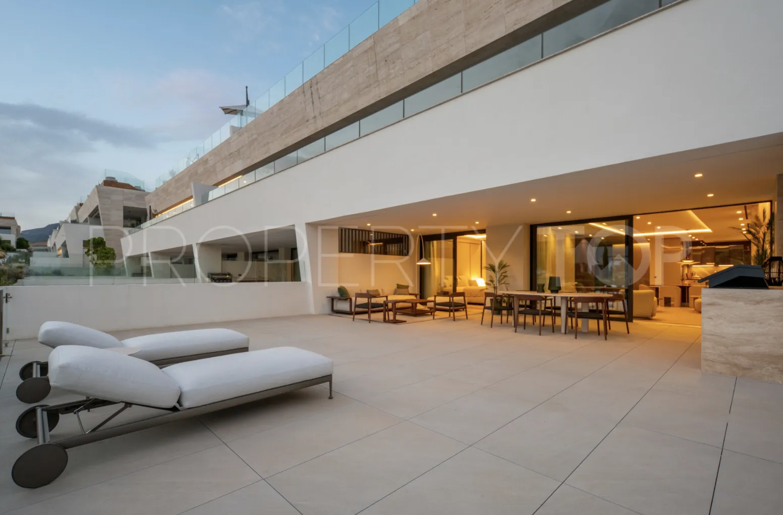 For sale Golden Mile 4 bedrooms apartment