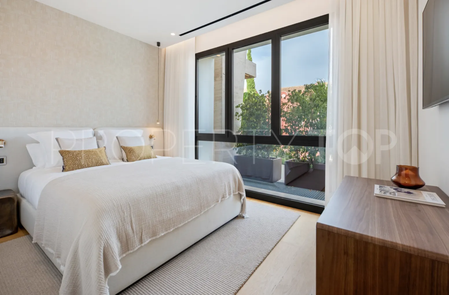 For sale Golden Mile 4 bedrooms apartment