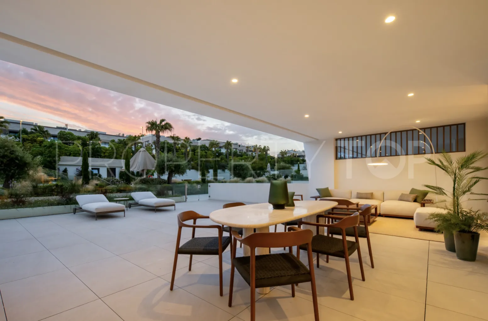 For sale Golden Mile 4 bedrooms apartment