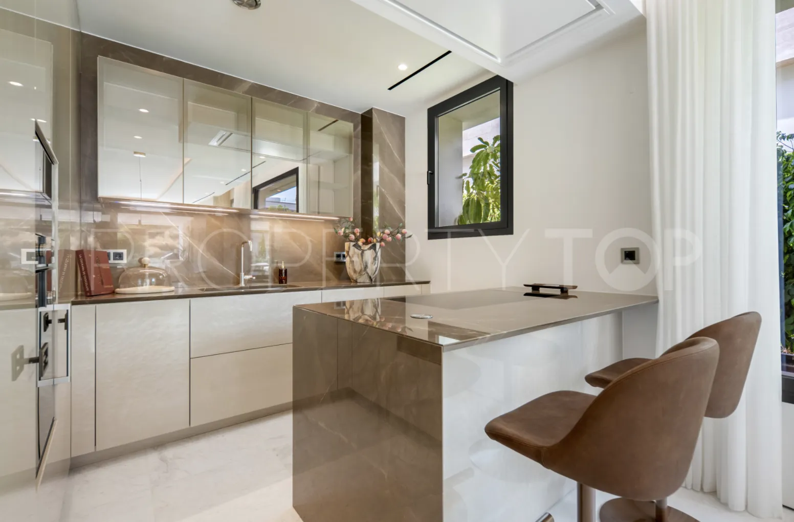 For sale Golden Mile 4 bedrooms apartment