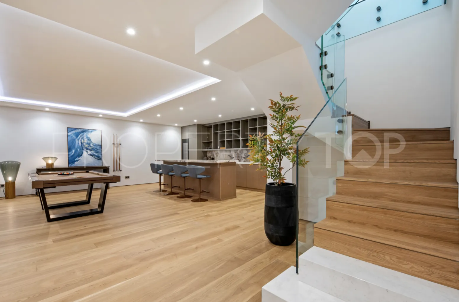 For sale Golden Mile 4 bedrooms apartment