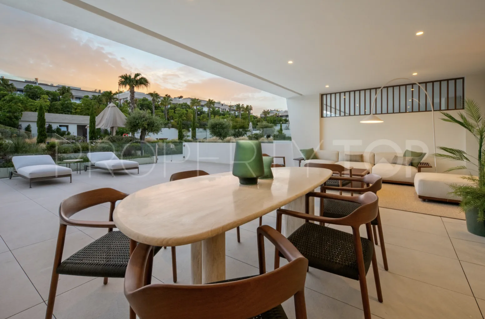 For sale Golden Mile 4 bedrooms apartment
