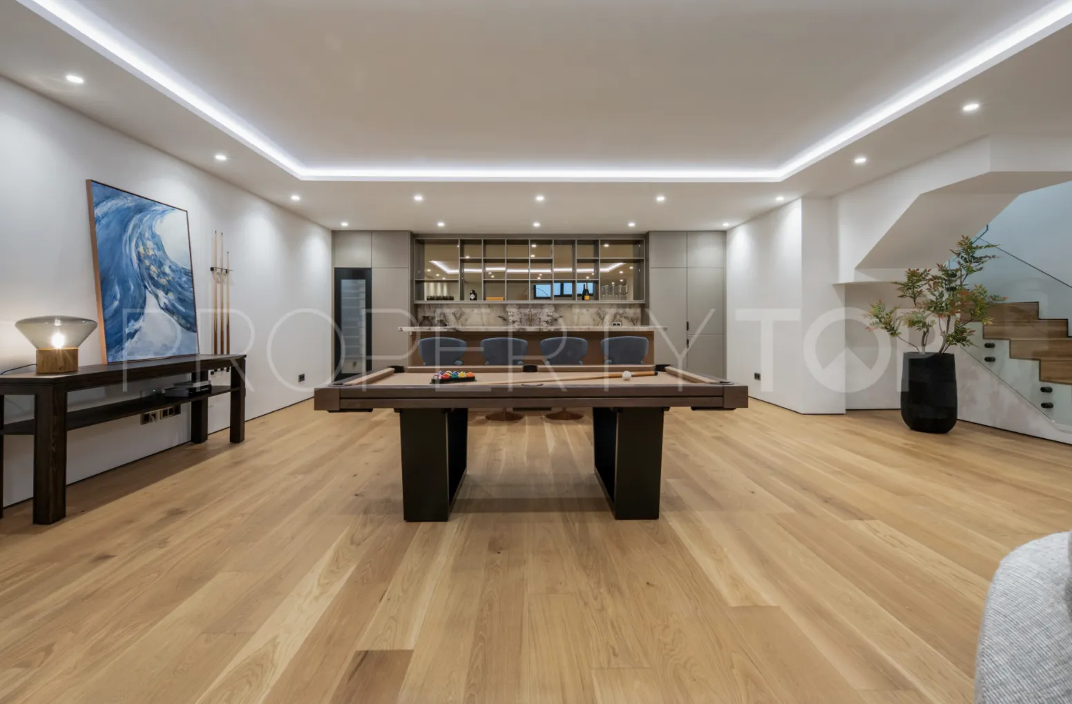 For sale Golden Mile 4 bedrooms apartment