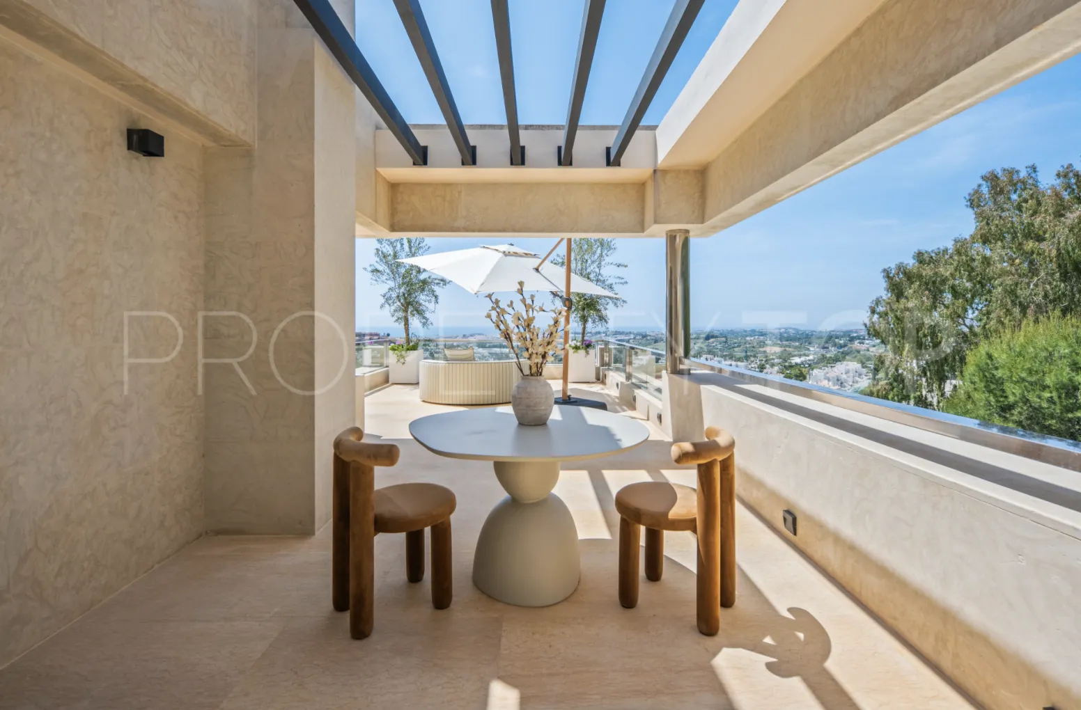 House for sale in Nueva Andalucia